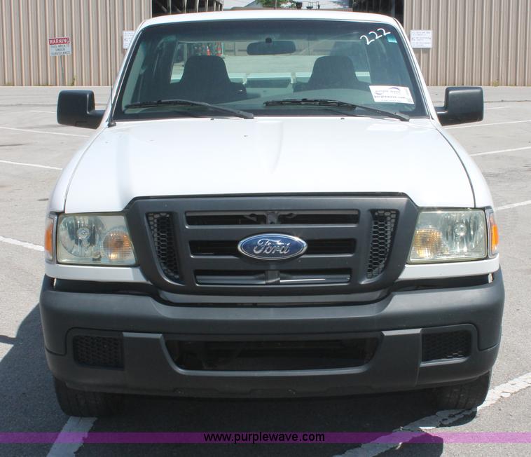 image for item I8000 2006 Ford Ranger XL SuperCab pickup truck
