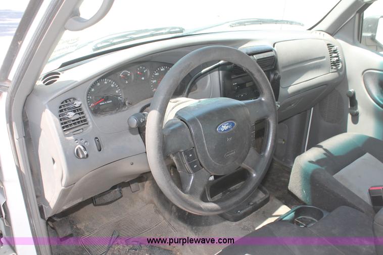 image for item I8000 2006 Ford Ranger XL SuperCab pickup truck