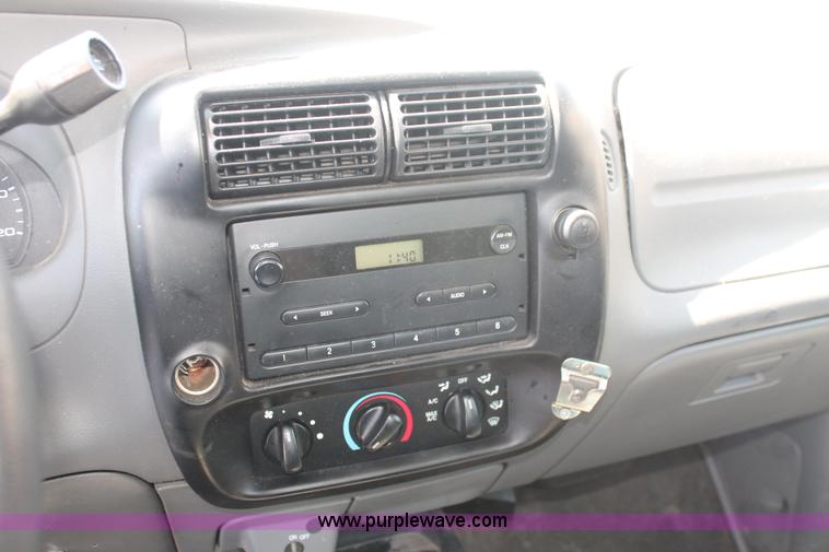 image for item I8000 2006 Ford Ranger XL SuperCab pickup truck