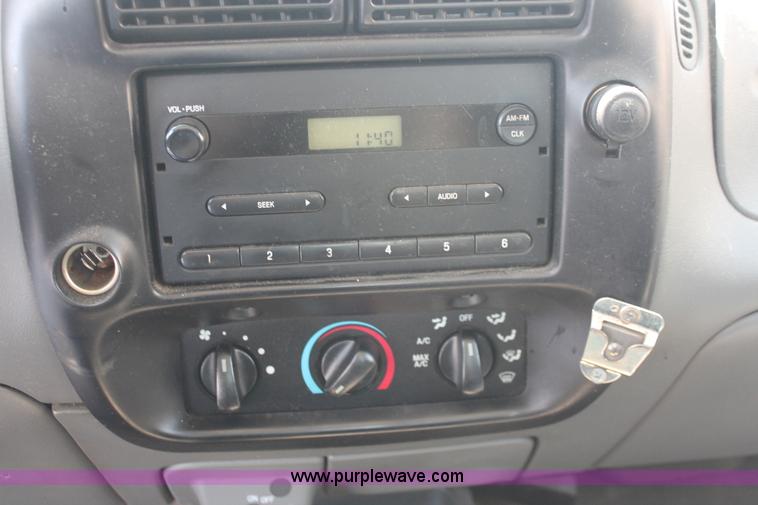 image for item I8000 2006 Ford Ranger XL SuperCab pickup truck