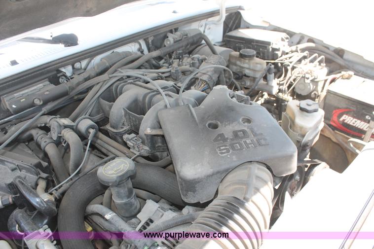 image for item I8000 2006 Ford Ranger XL SuperCab pickup truck