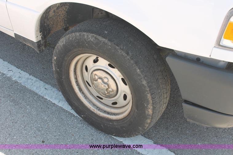 image for item I8000 2006 Ford Ranger XL SuperCab pickup truck