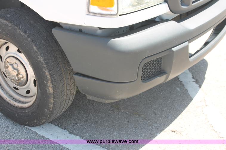 image for item I8000 2006 Ford Ranger XL SuperCab pickup truck