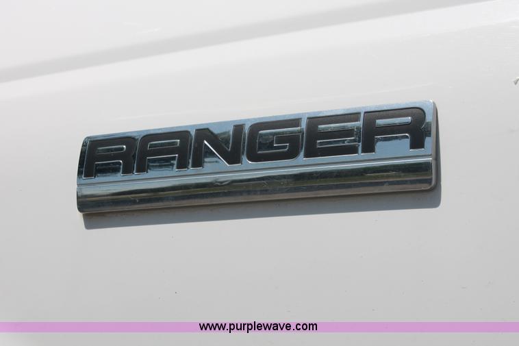 image for item I8000 2006 Ford Ranger XL SuperCab pickup truck