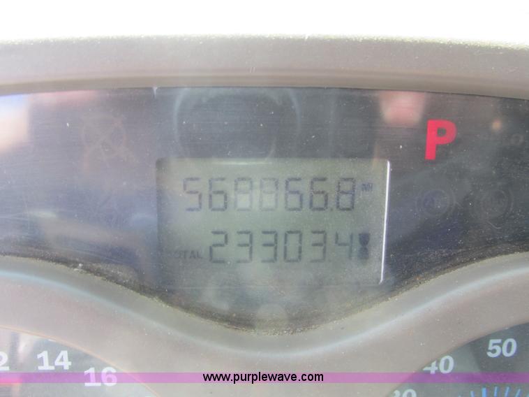 image for item A8574 2004 Mack CX613 Vision semi truck