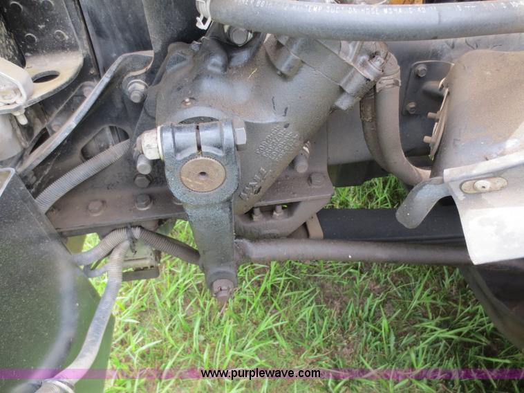 image for item B2481 2005 Freightliner Columbia semi truck