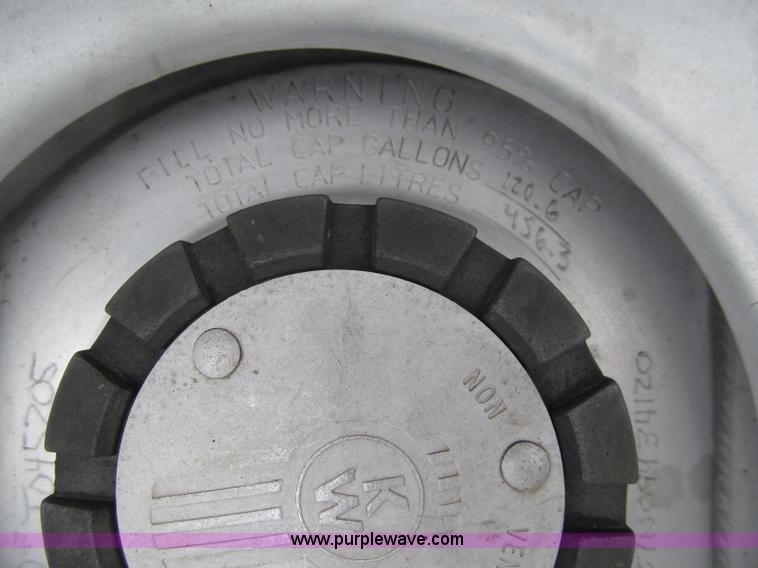 image for item D7423 1997 Kenworth T600 AeroCab semi truck