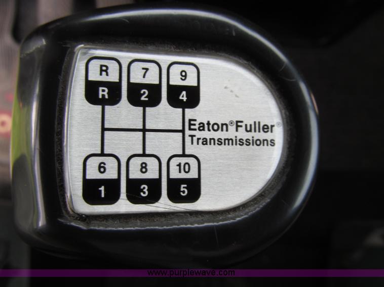 image for item D7423 1997 Kenworth T600 AeroCab semi truck