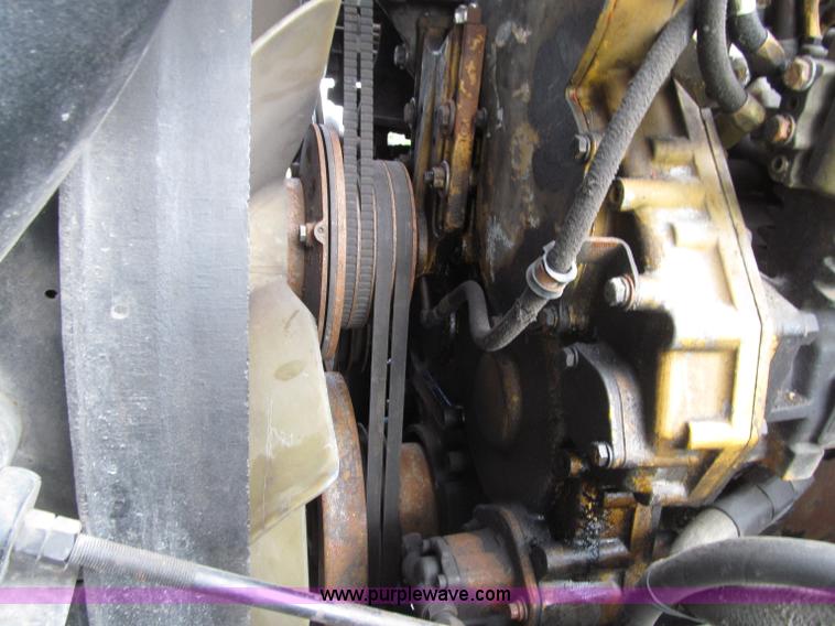 image for item D7423 1997 Kenworth T600 AeroCab semi truck