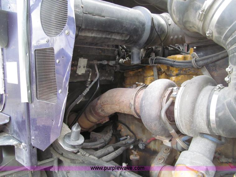 image for item D7423 1997 Kenworth T600 AeroCab semi truck