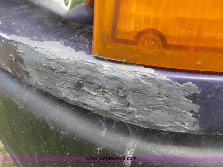 image for item D7423 1997 Kenworth T600 AeroCab semi truck