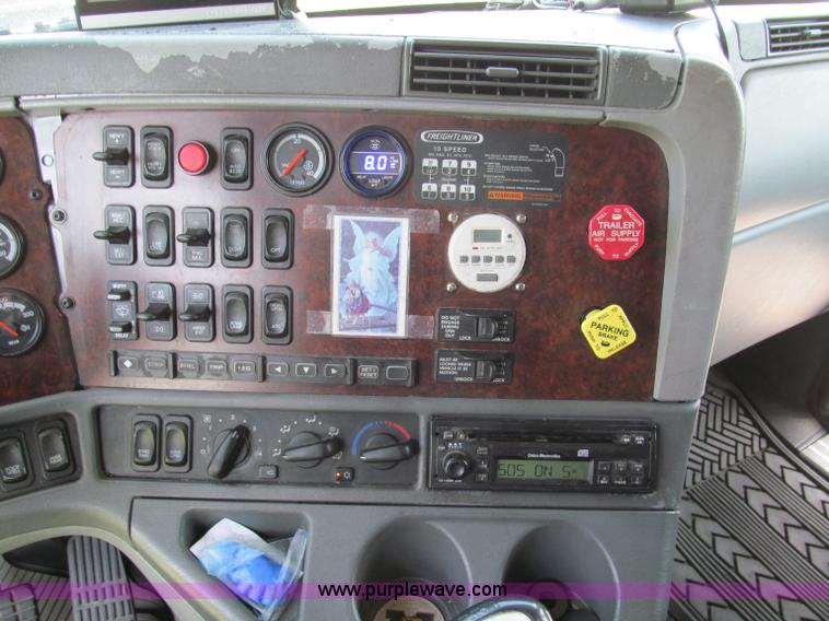 image for item F5113 2006 Freightliner Century Class ST120 semi truck