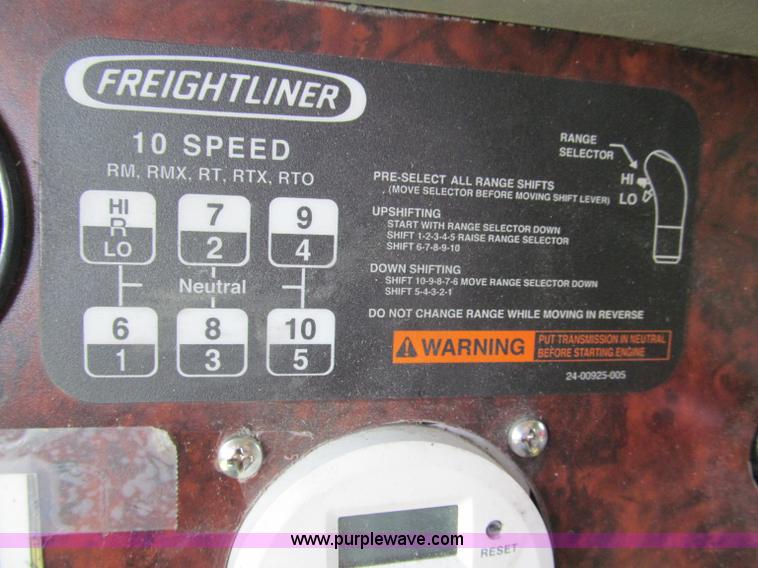 image for item F5113 2006 Freightliner Century Class ST120 semi truck