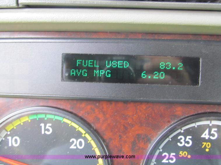 image for item F5113 2006 Freightliner Century Class ST120 semi truck