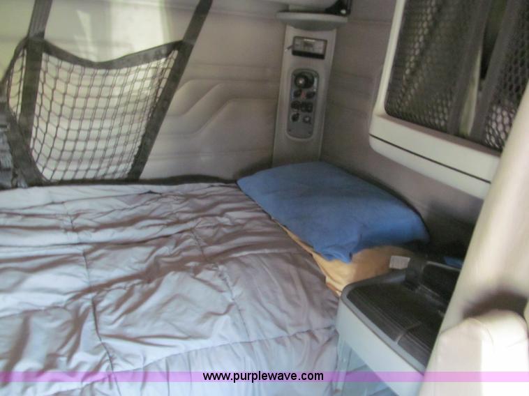 image for item F5113 2006 Freightliner Century Class ST120 semi truck