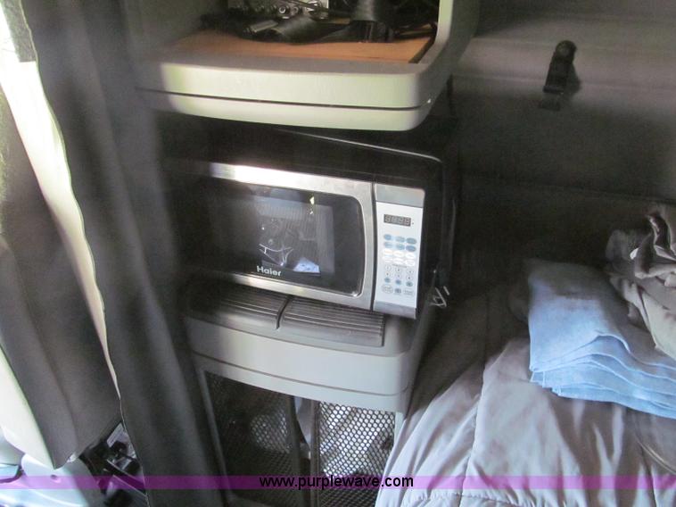 image for item F5113 2006 Freightliner Century Class ST120 semi truck