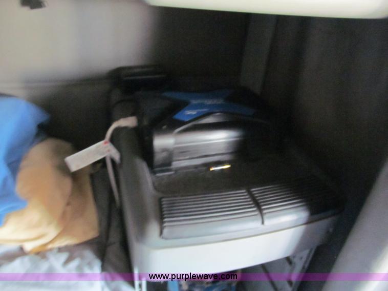 image for item F5113 2006 Freightliner Century Class ST120 semi truck