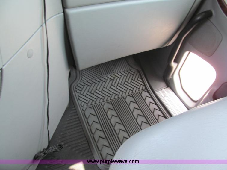 image for item F5113 2006 Freightliner Century Class ST120 semi truck