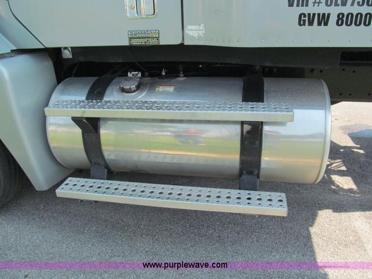 image for item F5113 2006 Freightliner Century Class ST120 semi truck