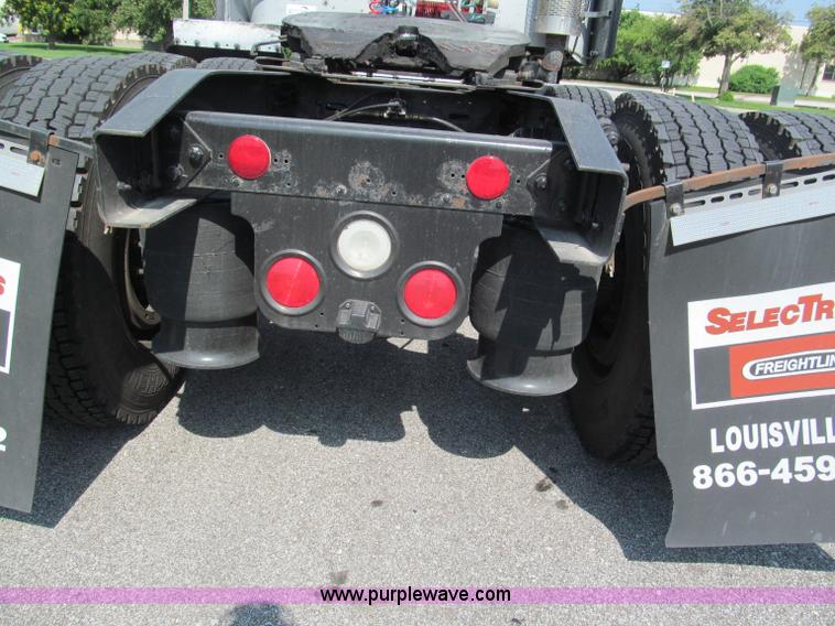 image for item F5113 2006 Freightliner Century Class ST120 semi truck