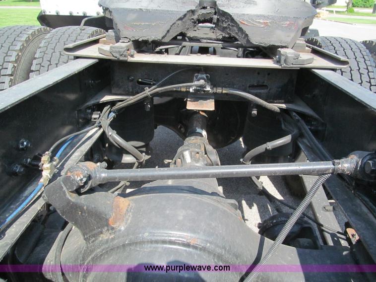 image for item F5113 2006 Freightliner Century Class ST120 semi truck