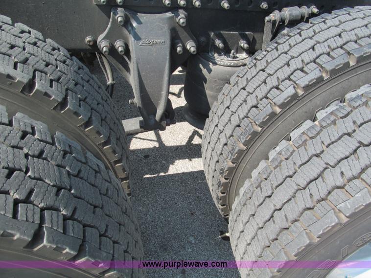 image for item F5113 2006 Freightliner Century Class ST120 semi truck