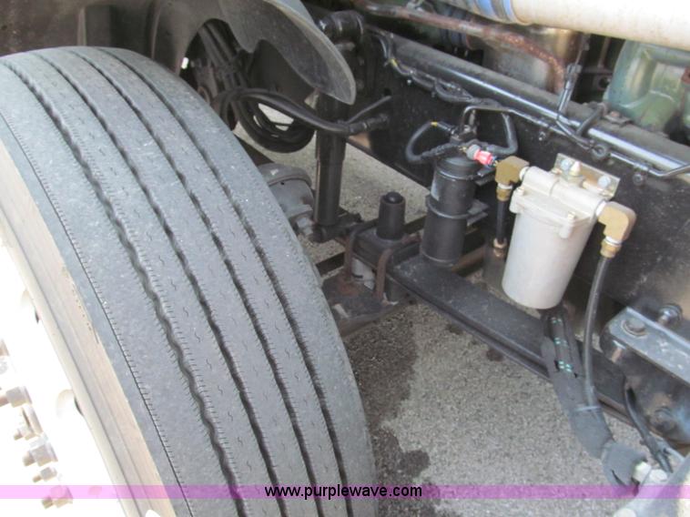 image for item F5113 2006 Freightliner Century Class ST120 semi truck