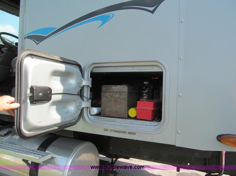 image for item F5113 2006 Freightliner Century Class ST120 semi truck