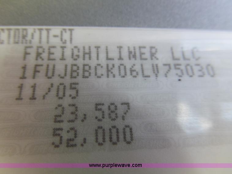 image for item F5113 2006 Freightliner Century Class ST120 semi truck