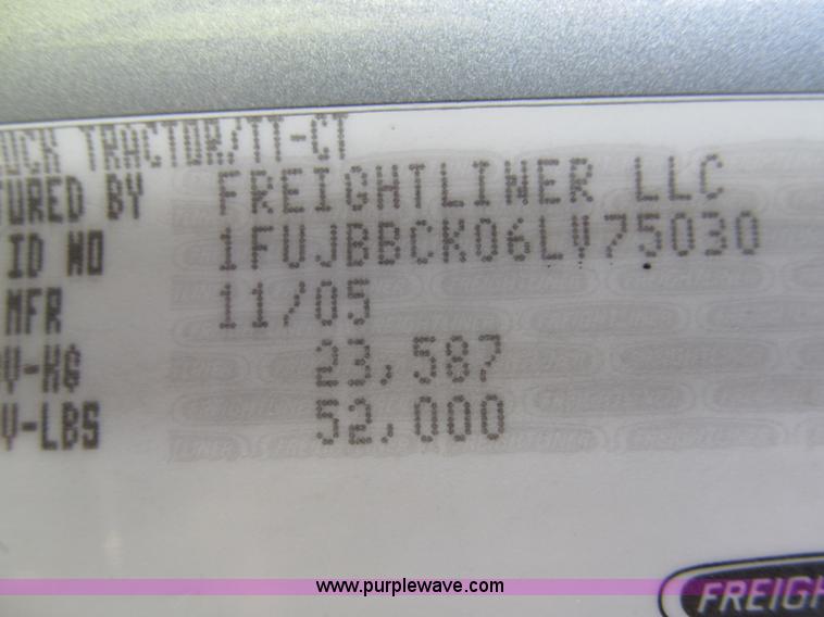 image for item F5113 2006 Freightliner Century Class ST120 semi truck