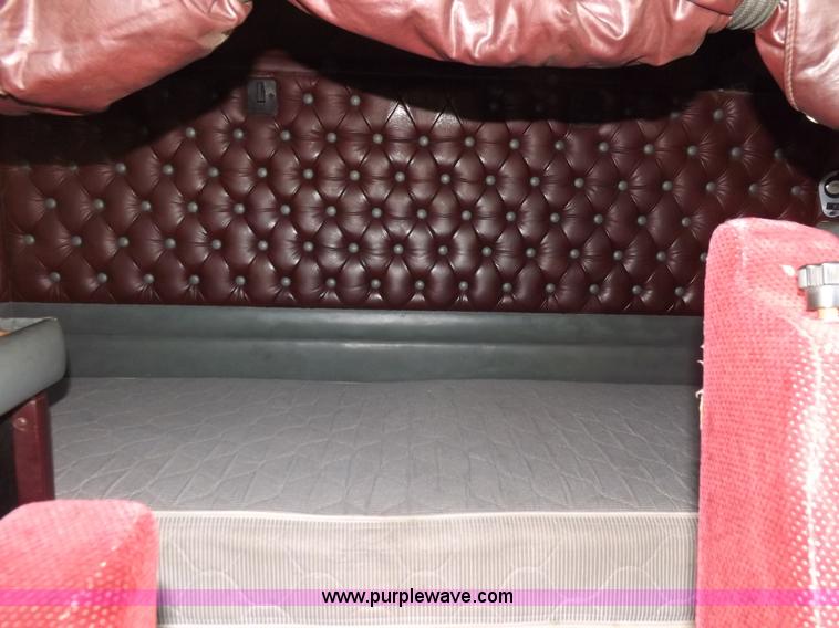 image for item F8725 1994 Kenworth T600 semi truck