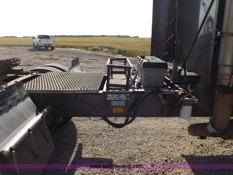 image for item F8725 1994 Kenworth T600 semi truck