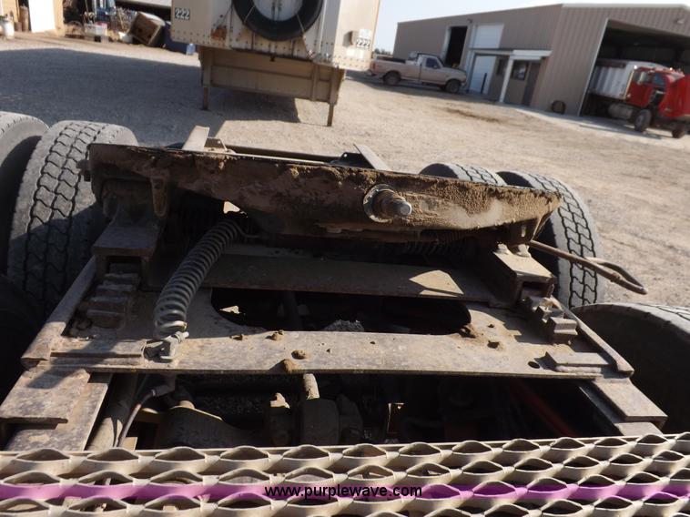 image for item F8725 1994 Kenworth T600 semi truck