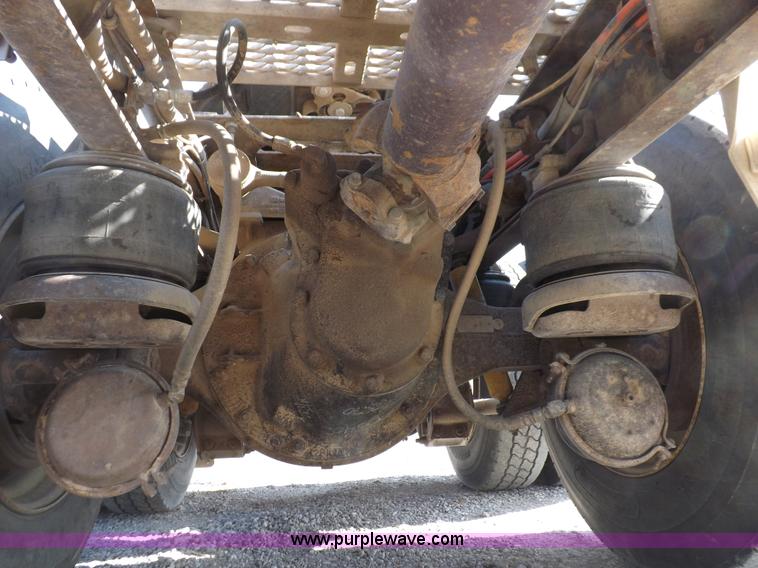 image for item F8725 1994 Kenworth T600 semi truck