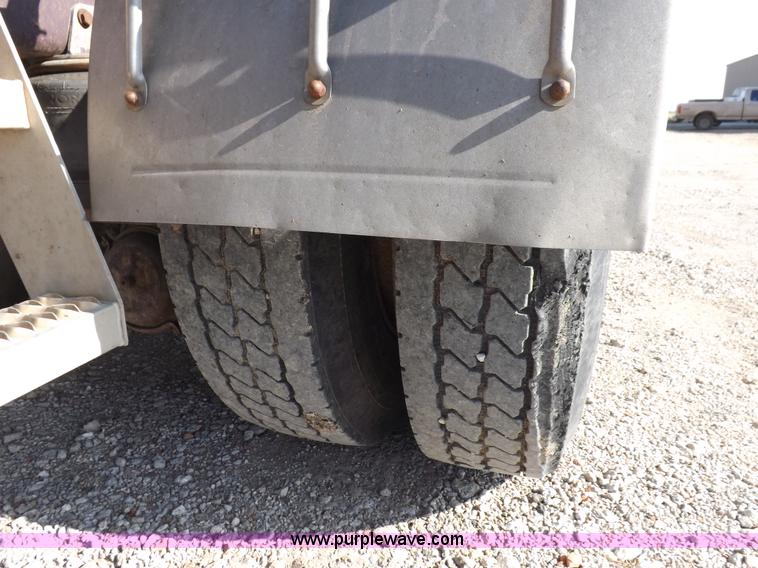 image for item F8725 1994 Kenworth T600 semi truck