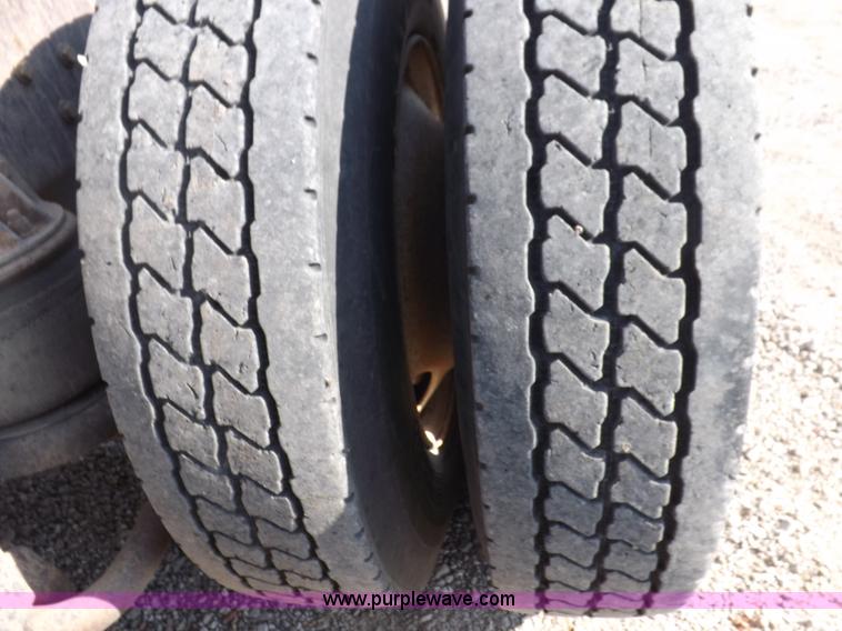 image for item F8725 1994 Kenworth T600 semi truck