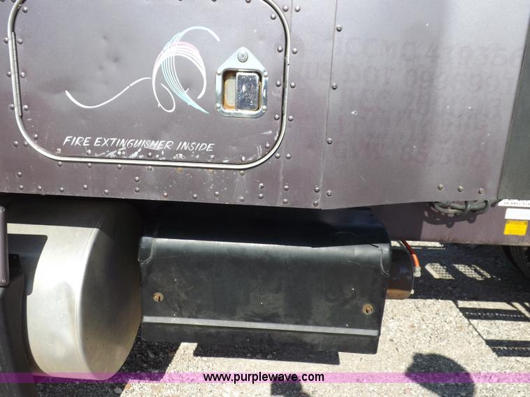 image for item F8725 1994 Kenworth T600 semi truck