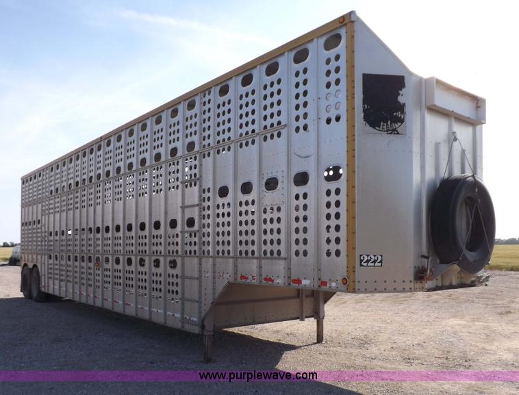 image for item F8726 1992 Merritt Gold Line livestock trailer