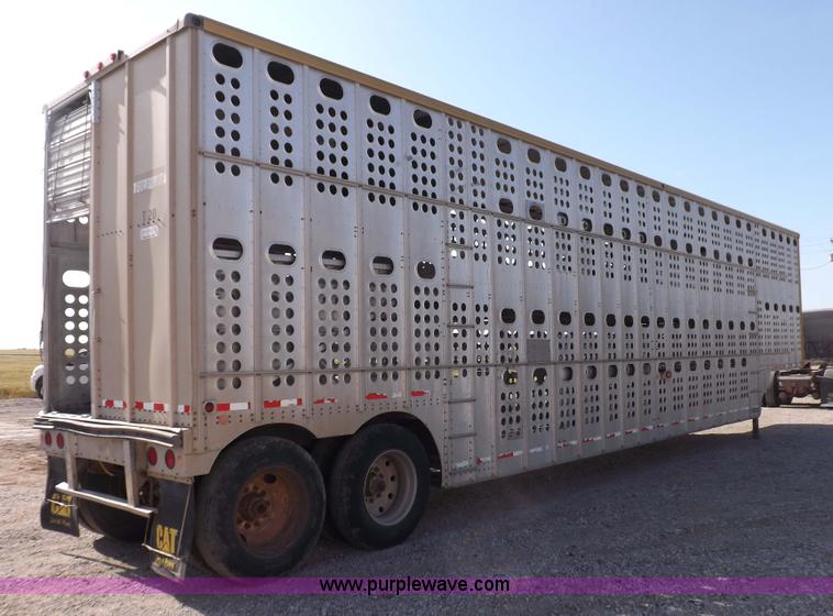 image for item F8726 1992 Merritt Gold Line livestock trailer