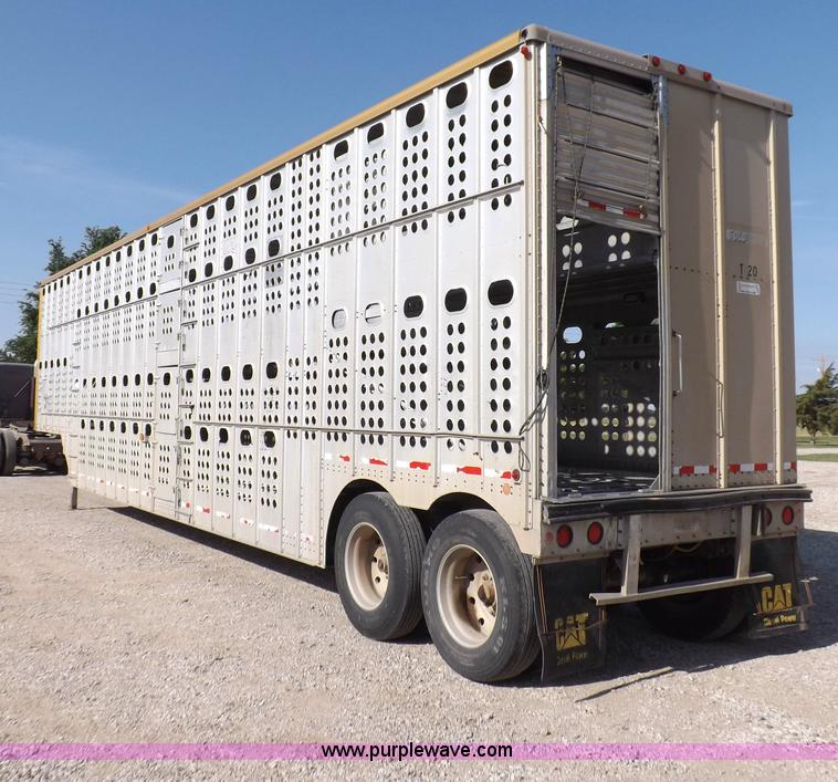 image for item F8726 1992 Merritt Gold Line livestock trailer