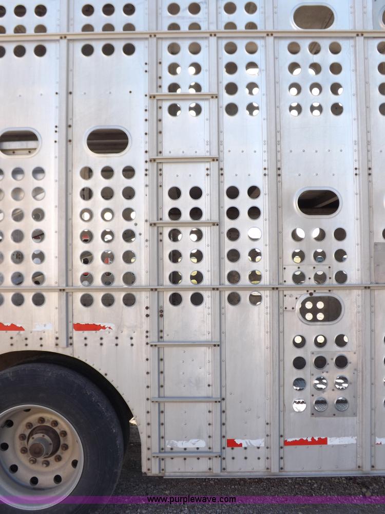 image for item F8726 1992 Merritt Gold Line livestock trailer