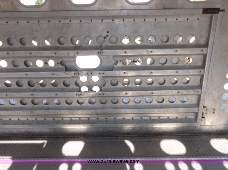 image for item F8726 1992 Merritt Gold Line livestock trailer