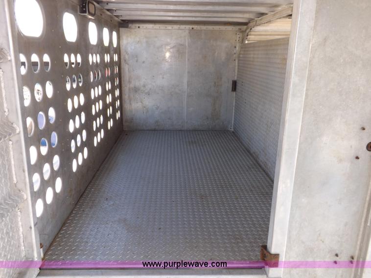 image for item F8726 1992 Merritt Gold Line livestock trailer