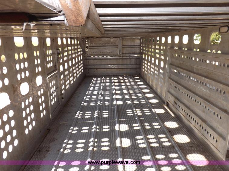 image for item F8726 1992 Merritt Gold Line livestock trailer