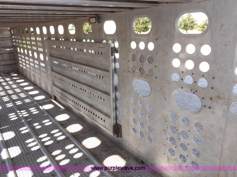 image for item F8726 1992 Merritt Gold Line livestock trailer