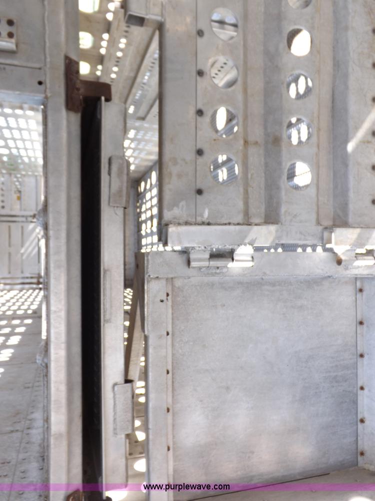 image for item F8726 1992 Merritt Gold Line livestock trailer