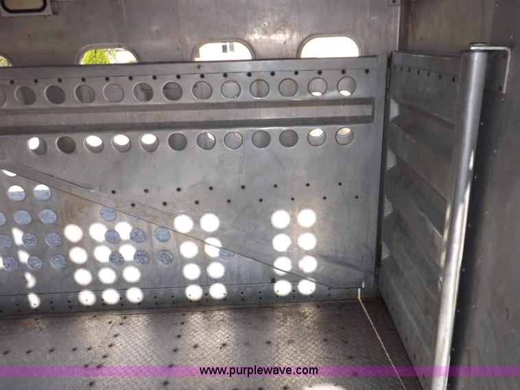 image for item F8726 1992 Merritt Gold Line livestock trailer