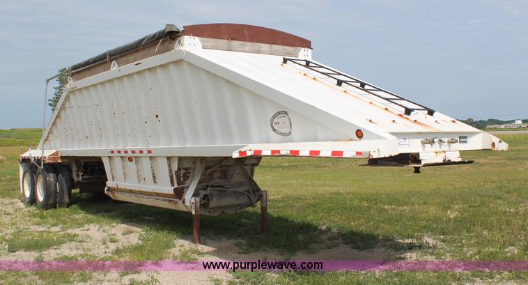 image for item G5013 2003 Construction belly dump trailer