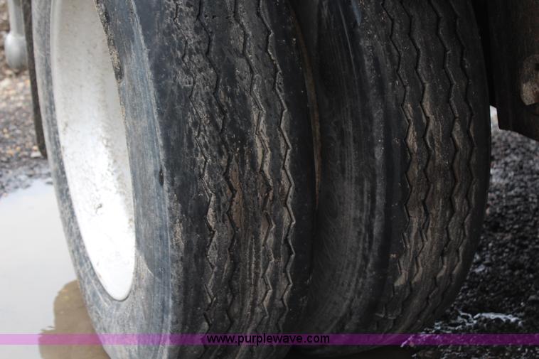 image for item G5245 1999 Wilkens 48' walking floor trailer