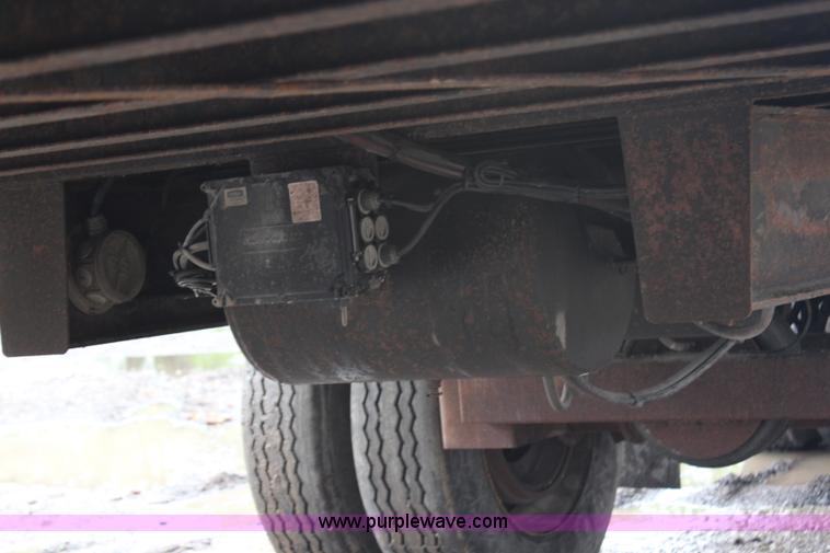 image for item G5245 1999 Wilkens 48' walking floor trailer